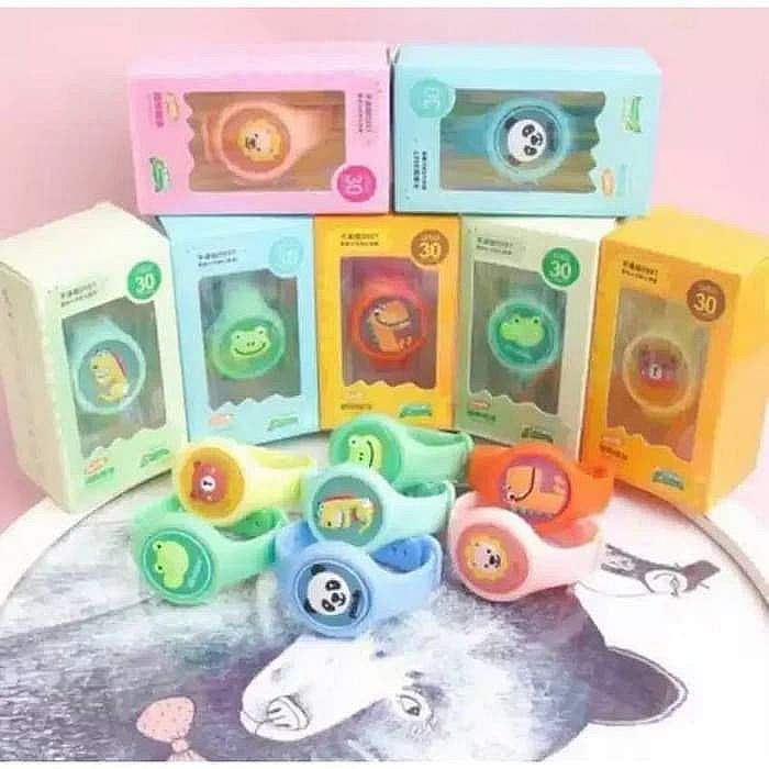 Gelang Anti Nyamuk LED Karakter Gelang LED Motif Penangkal Nyamuk Kemasan OPP – A466 Gelang Anti Nyamuk LED Karakter Gelang LED Motif Penangkal Nyamuk Kemasan OPP – A466