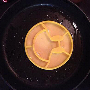 Cetakan Telur Omelette Smile Cetak Omelet Silikon Silicone Mold Egg Eggs – 565