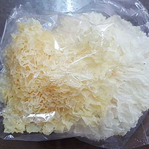 Jamur Kuping Putih Jamur Salju Bai Mu Er Jamur Es Kering 15 gr – A376