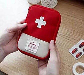 Tas Travel P3K Medicine Pouch Tas Obat Tempat Kotak Obat Organizer P3K First Aid Souvenir Koper Kore